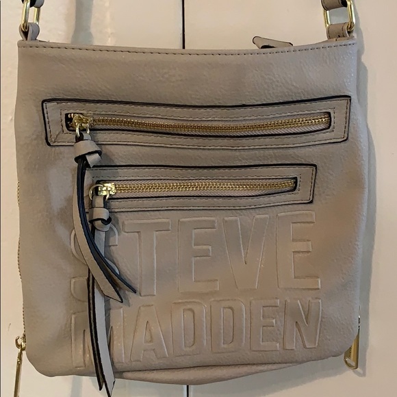 Steve Madden CrossBody Bag - Picture 2 of 6